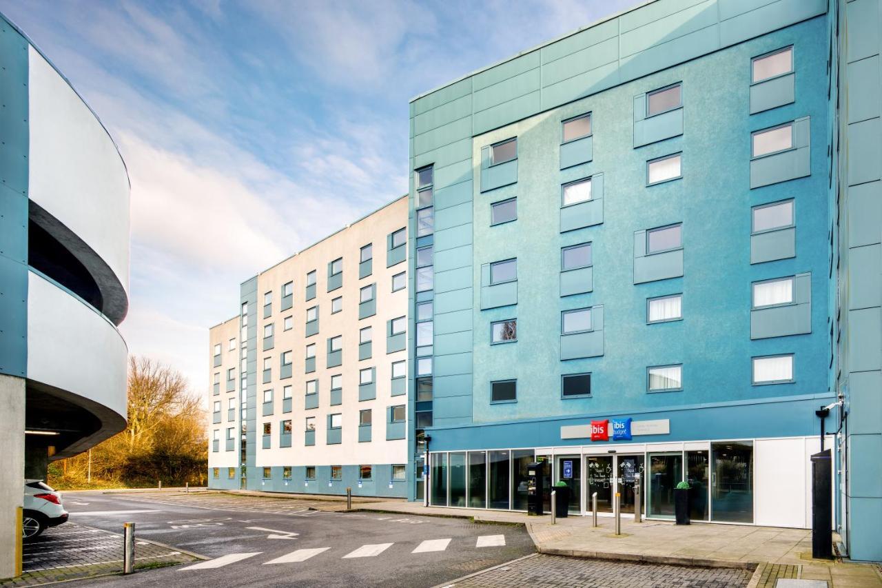 Hotel Ibis London Heathrow Terminal 5 3*
