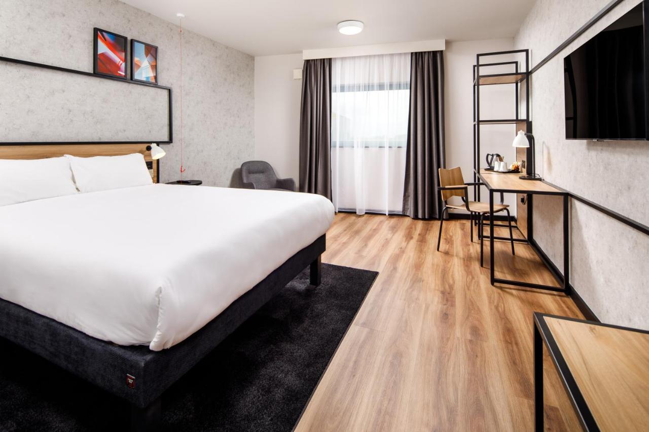 Ibis London Heathrow Terminal 5